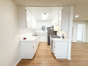 6612 Sylmar Ave, Unit 103 in Los Angeles, CA - Building Photo - Building Photo