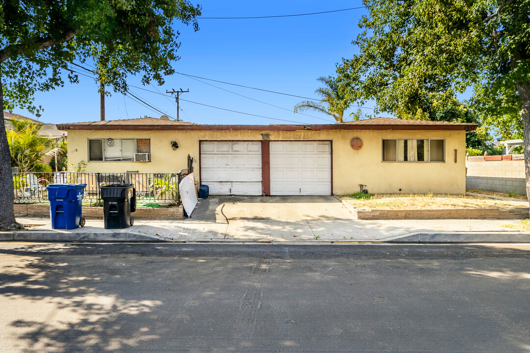 4948 W 95th St in Inglewood, CA - Building Photo