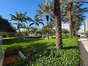 310 Poinciana Island Dr in Sunny Isles Beach, FL - Building Photo - Building Photo