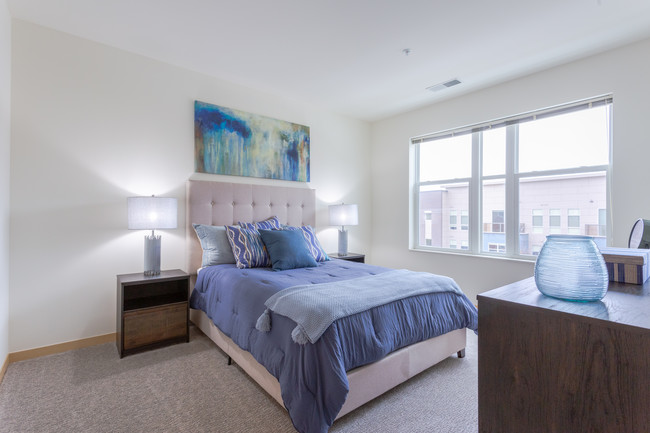 The Enclave Luxury Apartments in Wauwatosa, WI - Building Photo - Interior Photo