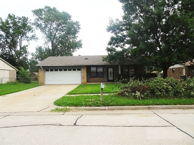 property at 616 Ramblin Oaks Dr