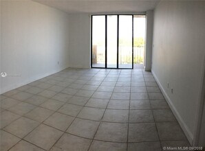 2350 NE 135th St, Unit 707 in North Miami, FL - Building Photo - Building Photo