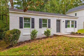303 Martin Cir in Athens, GA - Building Photo - Building Photo