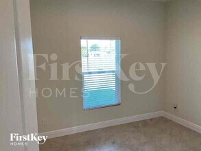 1620 NE 7th Pl in Cape Coral, FL - Building Photo - Building Photo