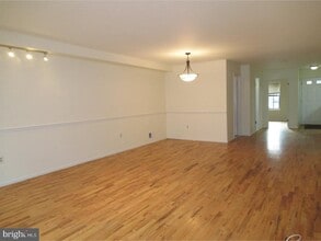 30 Adele Ct in Trenton, NJ - Building Photo - Building Photo