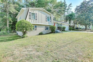 6625 Hidden Brook Trail in College Park, GA - Building Photo