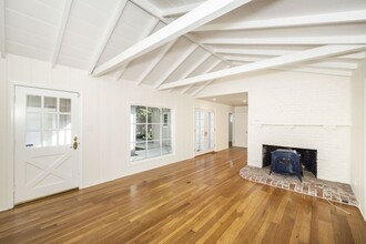 2599 Waverley St in Palo Alto, CA - Building Photo - Building Photo