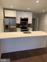 201-59-259 N 8th St, Unit 804 in Philadelphia, PA - Building Photo - Building Photo