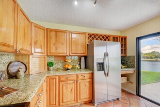 12561 Shoreside Ln in Wellington, FL - Building Photo - Building Photo
