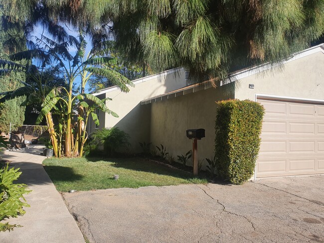 17811 Ludlow St in Los Angeles, CA - Building Photo - Building Photo