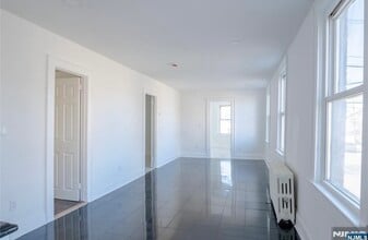 9066 Palisade Plaza in Cliffside Park, NJ - Building Photo - Building Photo