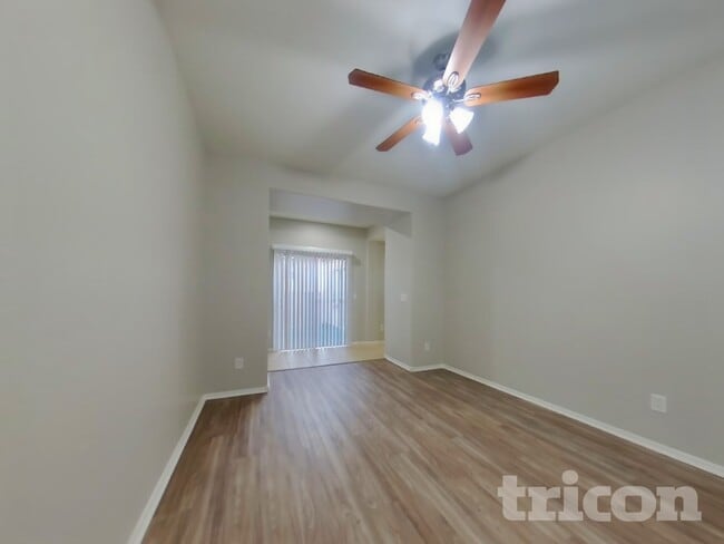 10268 W Sands Dr in Peoria, AZ - Foto de edificio - Building Photo