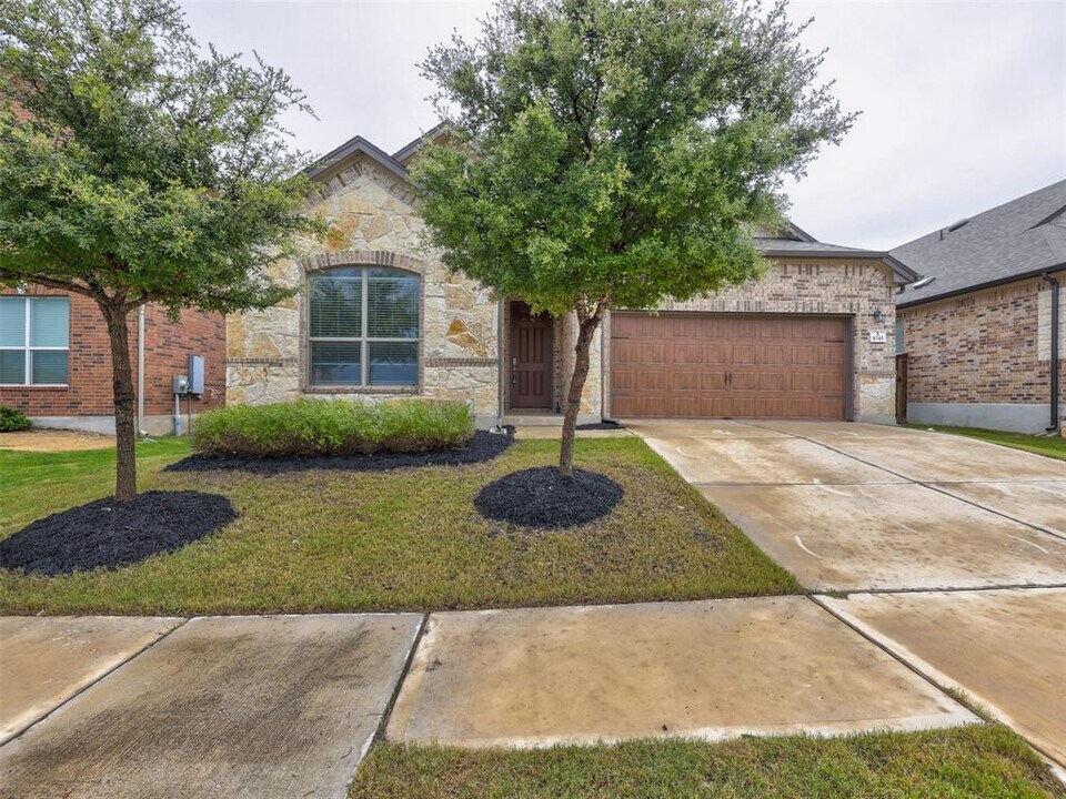 1045 Arbor Acres Loop in Leander, TX - Building Photo