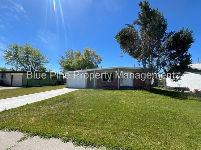 property at 2206 Wahlquist Dr