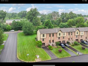 5045 Fountainwood Dr in Gibsonia, PA - Building Photo - Building Photo