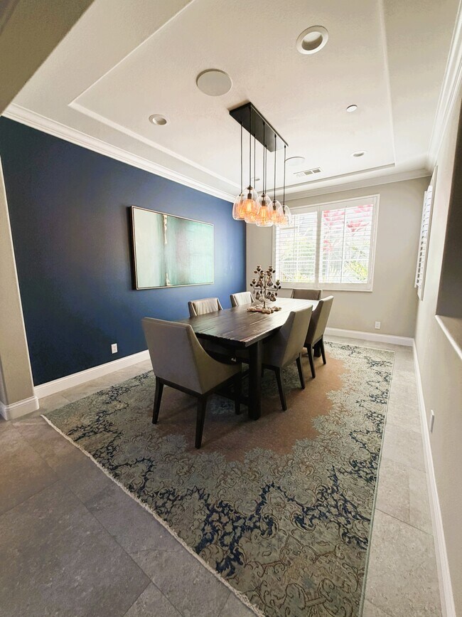 326 Gulf Stream Way in Costa Mesa, CA - Building Photo - Building Photo