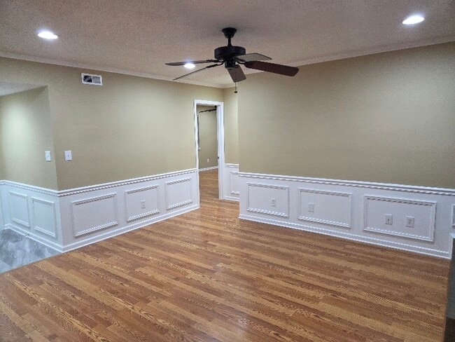 property at 11102 Harrowfield Rd