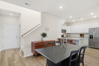 Wrens Hollow in Pooler, GA - Foto de edificio - Building Photo