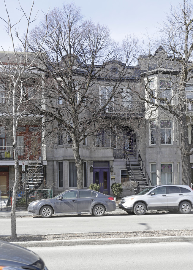 135-139 Saint-Joseph O in Montréal, QC - Building Photo - Primary Photo