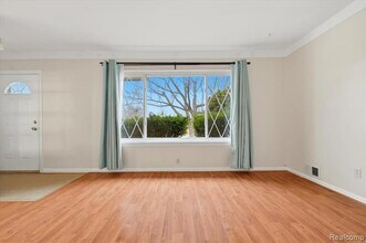 1198 E Hudson Ave in Madison Heights, MI - Building Photo - Building Photo