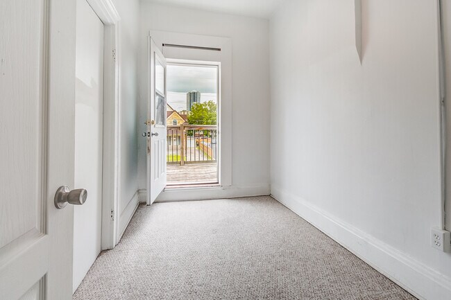 190 Victoria St N in Kitchener, ON - Building Photo - Building Photo