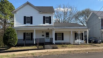 1108 Wyllie Ave in Danville, VA - Building Photo