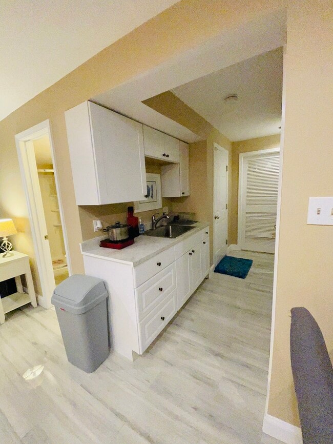 20362 Burnley Sq, Unit 101 in Sterling, VA - Foto de edificio - Building Photo