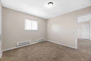 800 Harrisburg Pike in Columbus, OH - Building Photo