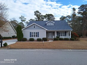 102 Cannery Row in Morehead City, NC - Building Photo - Building Photo