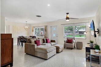 2532 Belvoir Blvd in Sarasota, FL - Building Photo - Building Photo