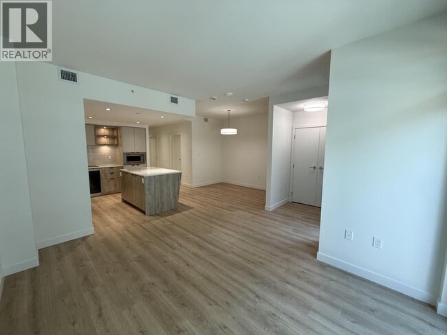 property at 755 Harbourside Dr