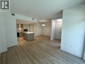 755 Harbourside Dr in North Vancouver, BC - Building Photo - Building Photo