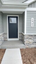 121 Cornerstone Dr in Hampshire, IL - Building Photo - Building Photo
