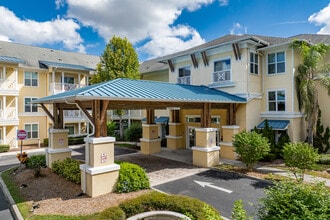 Banyan Senior in Port Richey, FL - Foto de edificio - Building Photo