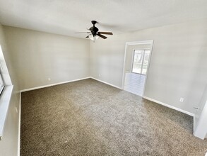 1322 Heathcliff Dr in Memphis, TN - Foto de edificio - Building Photo