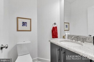 3051 Chancellor's Way NE in Washington, DC - Building Photo - Building Photo