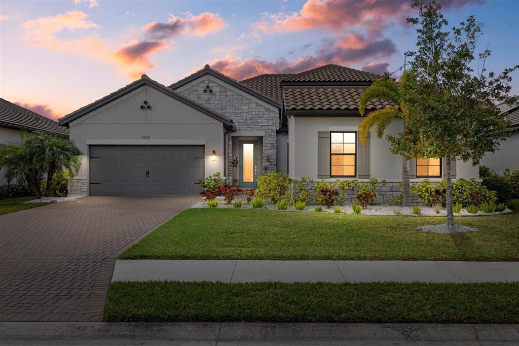 2028 Woodleaf Hammock Ct in Bradenton, FL - Building Photo