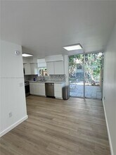 6007 SW 69th St in South Miami, FL - Building Photo - Building Photo