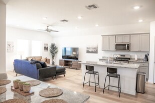 215 14th St in Wolfforth, TX - Building Photo