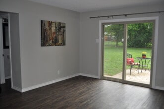 817 Mulkey Ln in Denton, TX - Foto de edificio - Building Photo