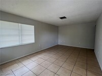 2257 Dora St in Ft. Myers, FL - Building Photo - Building Photo