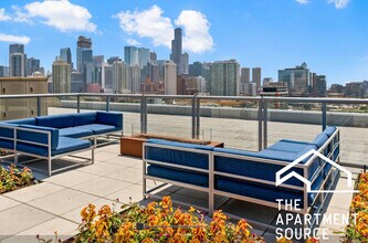 910 W Huron St in Chicago, IL - Foto de edificio - Building Photo