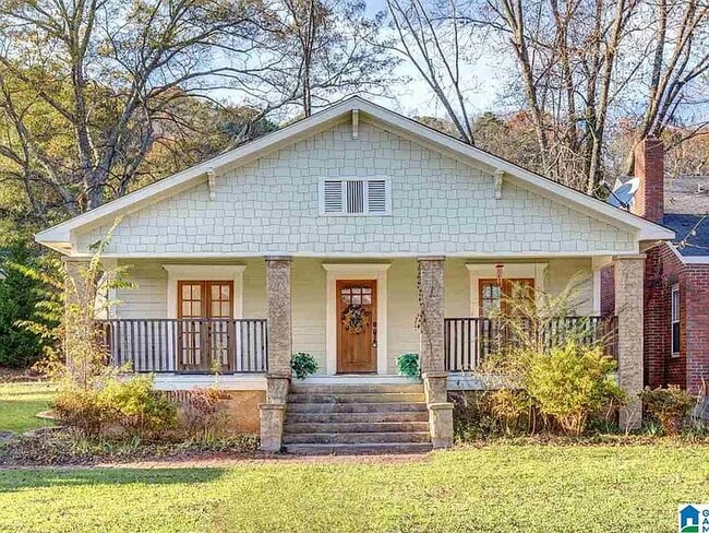 property at 208 5th Ave E