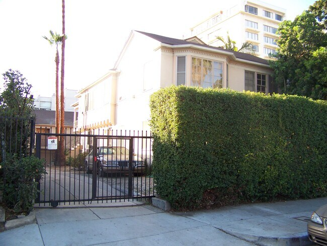 1807-18011 Grace Ave in Los Angeles, CA - Building Photo