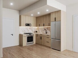 89-61-8162 162nd St in Queens, NY - Building Photo