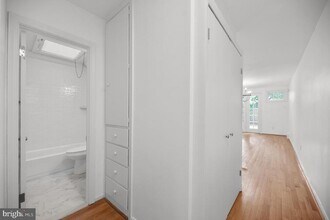 2512 East Pl NW in Washington, DC - Building Photo - Building Photo