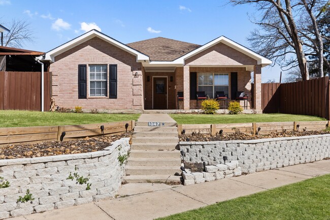 1047 Eldorado Ave in Dallas, TX - Building Photo - Building Photo