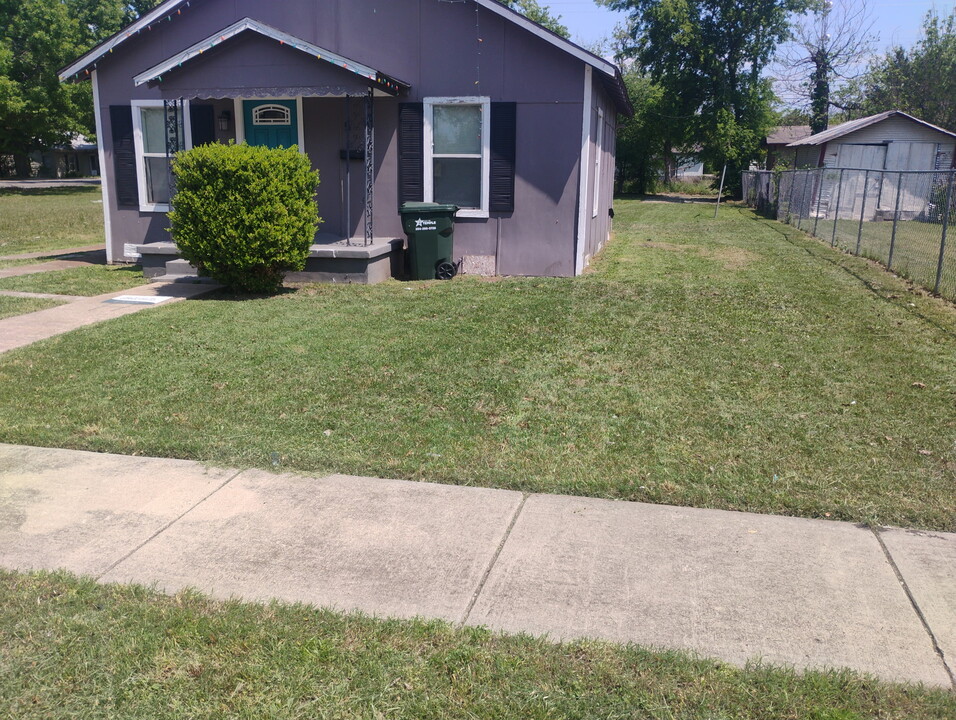 5 S 23rd St in Temple, TX - Building Photo