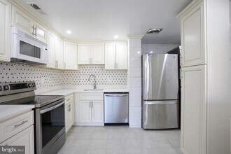 6317 Park Heights Ave in Baltimore, MD - Building Photo - Building Photo