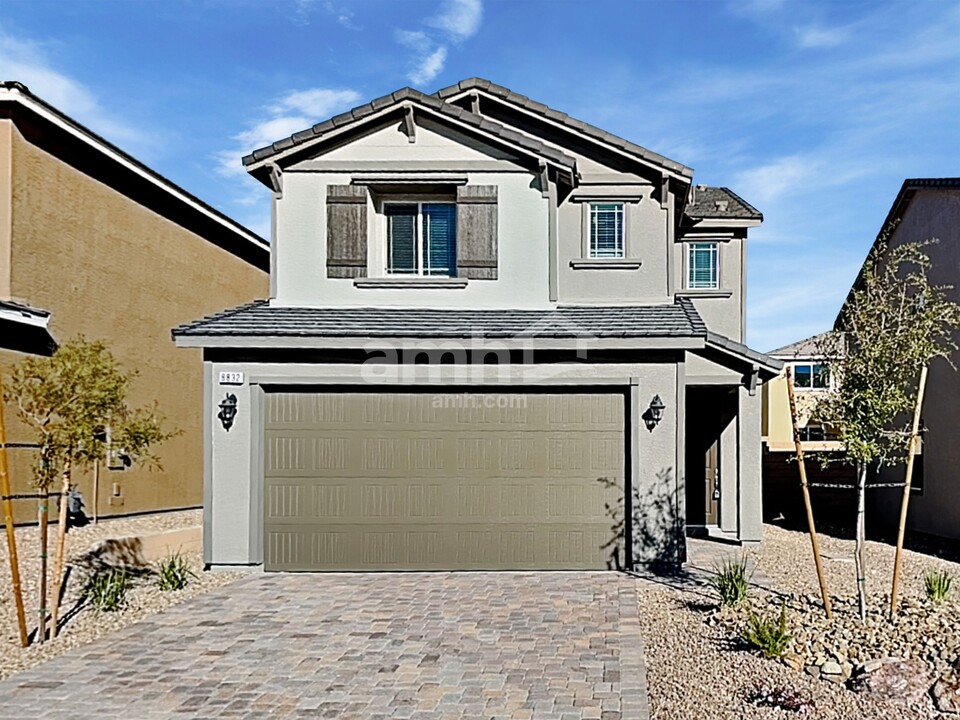 8832 Carmine Cob Ave in Las Vegas, NV - Building Photo